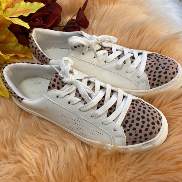 FIRM PRICE! Sz 9 Leopard Animal Print Lace Up Tennis Sneakers - Picture 3 of 5